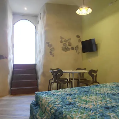 Couette-café Balcone Sulla 4*
