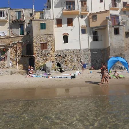 ベッド・アンド・ブレックファスト Balcone Sulla チェファル